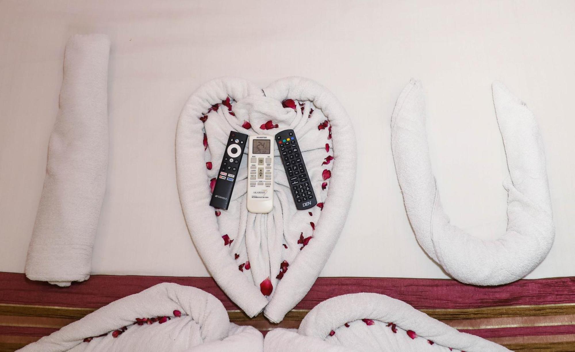 Hotel Aura Inn Airoli ,Digha ナビムンバイ エクステリア 写真